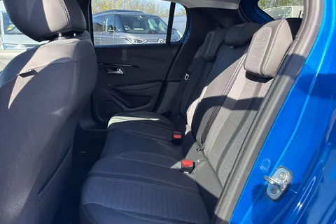 32 of 53 for PEUGEOT e-208 50kWh Allure Premium Auto 5dr