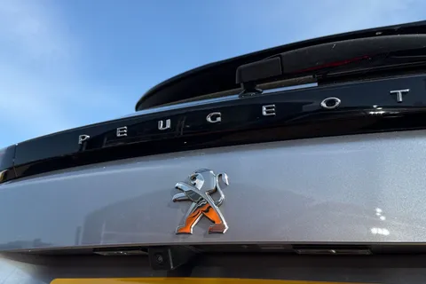 30 of 50 for PEUGEOT 2008 1.2 PureTech GT EAT Euro 6 (s/s) 5dr
