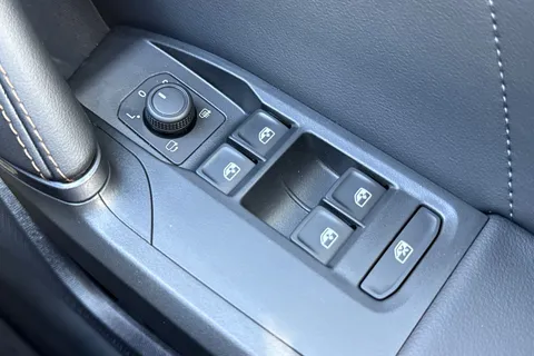 PY24EXB CUPRA Leon 1.4 eHybrid 12.8kWh VZ2 Design Edition DSG Euro 6 (s/s) 5dr Thumbnail #33