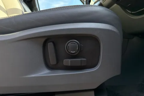 MA24THG Land Rover Defender 110 3.0 D250 MHEV X-Dynamic HSE Auto 4WD Euro 6 (s/s) 5dr Thumbnail #33