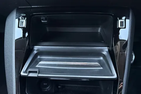 MT73FFA PEUGEOT 208 1.2 PureTech Allure Premium + Euro 6 (s/s) 5dr Thumbnail #32