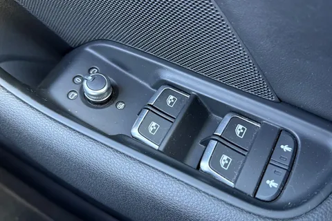 33 of 58 for Audi A3 1.5 TFSI CoD S line S Tronic Euro 6 (s/s) 4dr