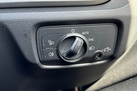 34 of 58 for Audi A3 1.5 TFSI CoD S line S Tronic Euro 6 (s/s) 4dr