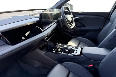 15 of 57 for Audi Q6 E-Tron Q6 SUV S line e-tron 185,00 kW