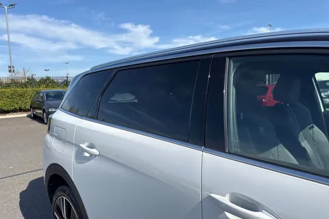 AE71ZZP PEUGEOT 5008 1.2 PureTech GT Premium EAT Euro 6 (s/s) 5dr Thumbnail #36