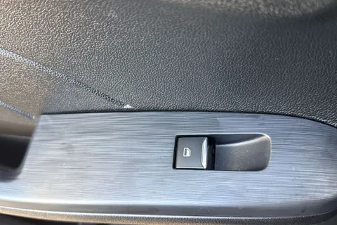 EO25RNA Ford Kuga 2.5 Duratec 14.4kWh Active CVT Euro 6 (s/s) 5dr Thumbnail #34