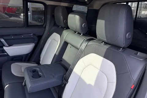 MA24THG Land Rover Defender 110 3.0 D250 MHEV X-Dynamic HSE Auto 4WD Euro 6 (s/s) 5dr Thumbnail #35