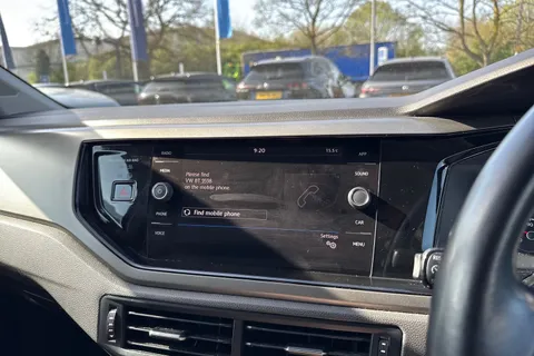 35 of 44 for Volkswagen Polo MK6 Hatchback 5Dr 1.0 65PS SE | Car-Net | App-Connect