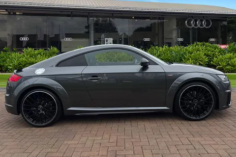 BG22RBY Audi TT Coup- Black Edition 40 TFSI  197 PS S tronic Thumbnail #4