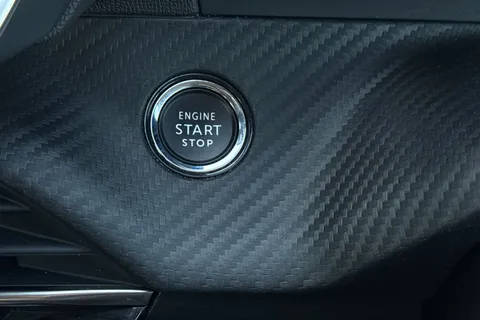 MT73FFA PEUGEOT 208 1.2 PureTech Allure Premium + Euro 6 (s/s) 5dr Thumbnail #34