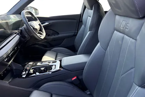 16 of 57 for Audi Q6 E-Tron Q6 SUV S line e-tron 185,00 kW