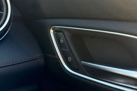 MC72VOD MG Mg Hs 1.5 T-GDI Excite DCT Euro 6 (s/s) 5dr Thumbnail #38