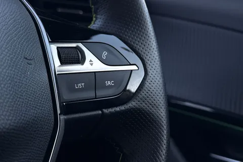 35 of 49 for PEUGEOT 208 1.2 PureTech GT Euro 6 (s/s) 5dr