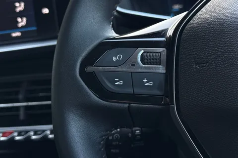 MT73FFA PEUGEOT 208 1.2 PureTech Allure Premium + Euro 6 (s/s) 5dr Thumbnail #35