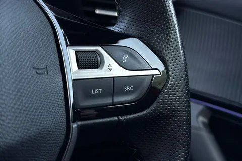 LB24SVW PEUGEOT e-2008 50kWh GT Auto 5dr (7kW Charger) Thumbnail #35