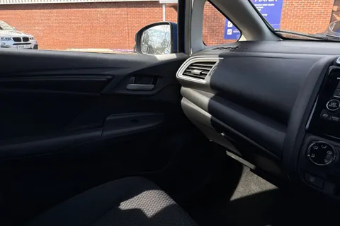 36 of 42 for Honda Jazz 1.3 i-VTEC S Euro 6 (s/s) 5dr