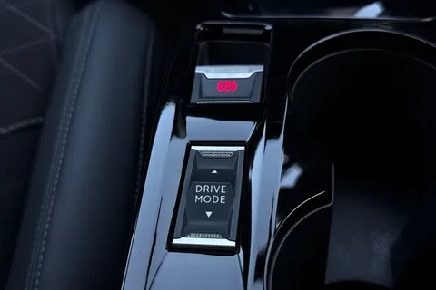 MF21KDN PEUGEOT 2008 1.2 PureTech GT Premium EAT Euro 6 (s/s) 5dr Thumbnail #36