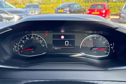 38 of 65 for PEUGEOT 208 1.2 PureTech Allure Euro 6 (s/s) 5dr