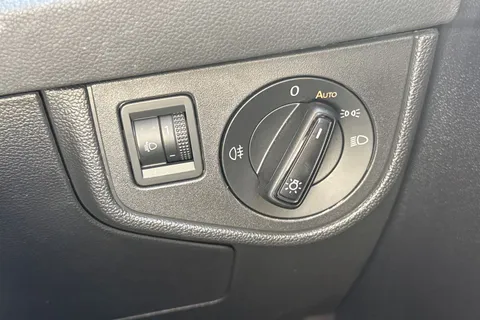 ML22NLU Volkswagen Polo 1.0 TSI Life 5dr **MOBILE PHONE PREP, PARKING SENSORS** Thumbnail #36