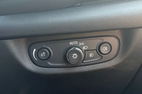 DY68ZRX Vauxhall Insignia 1.6i Turbo Elite Nav Grand Sport Euro 6 (s/s) 5dr Thumbnail #40