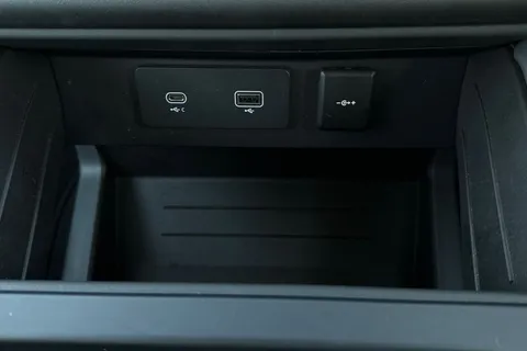 MA24THG Land Rover Defender 110 3.0 D250 MHEV X-Dynamic HSE Auto 4WD Euro 6 (s/s) 5dr Thumbnail #38