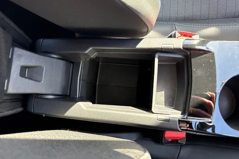 38 of 53 for PEUGEOT e-208 50kWh Allure Premium Auto 5dr