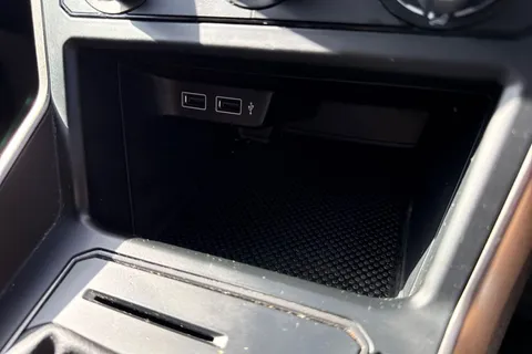 38 of 44 for Volkswagen Polo MK6 Hatchback 5Dr 1.0 65PS SE | Car-Net | App-Connect