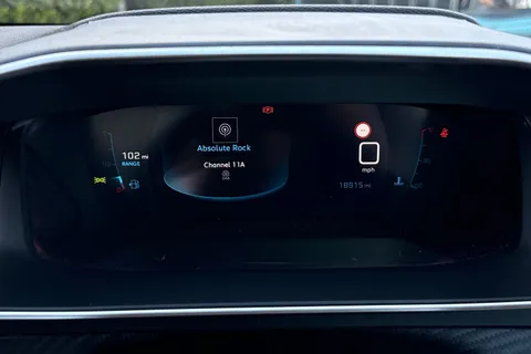 MT73FFA PEUGEOT 208 1.2 PureTech Allure Premium + Euro 6 (s/s) 5dr Thumbnail #37