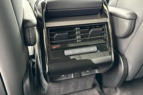 DP25CZE Land Rover Range Rover Sport 3.0 D300 Dynamic SE 5dr Thumbnail #20