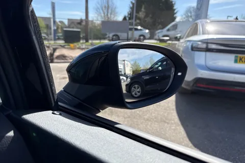  Volkswagen Golf 2.0 TSI R Black Edition DSG 4Motion Euro 6 (s/s) 5dr Thumbnail #38