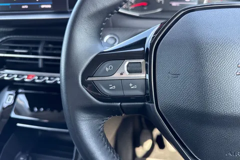 39 of 65 for PEUGEOT 208 1.2 PureTech Allure Euro 6 (s/s) 5dr