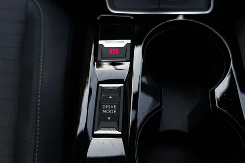 MT73FFA PEUGEOT 208 1.2 PureTech Allure Premium + Euro 6 (s/s) 5dr Thumbnail #38