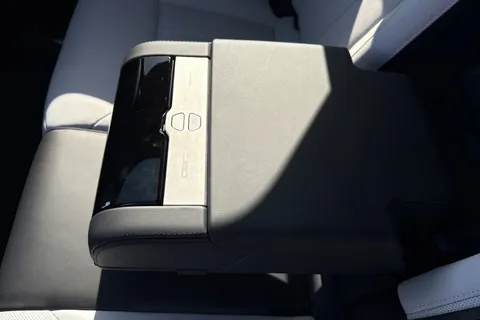 DF74LKU Land Rover Range Rover Sport 3.0 D250 Edition 5dr Thumbnail #42