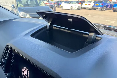 CK72YKN Škoda Karoq 1.5 TSI ACT SE L Euro 6 (s/s) 5dr Thumbnail #41