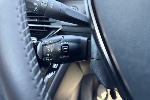 41 of 65 for PEUGEOT 208 1.2 PureTech Allure Euro 6 (s/s) 5dr