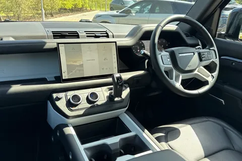 42 of 51 for Land Rover Defender 90 3.0 D250 MHEV X-Dynamic SE SUV 3dr Diesel Auto 4WD Euro 6 (s/s) (250 ps)