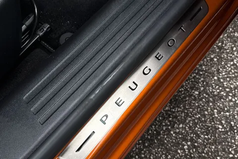 DC22HUZ PEUGEOT 2008 1.2 PureTech GT EAT Euro 6 (s/s) 5dr Thumbnail #29