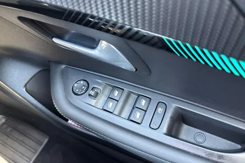 42 of 65 for PEUGEOT 208 1.2 PureTech Allure Euro 6 (s/s) 5dr