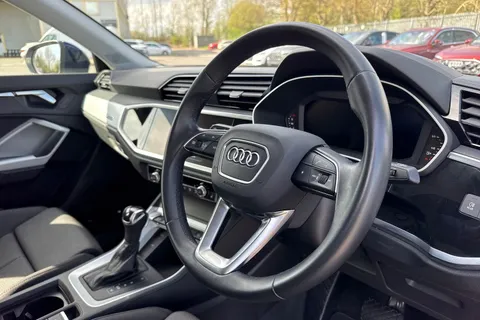 PN72LHA Audi Q3 Sport 35 TDI  150 PS S tronic Thumbnail #43