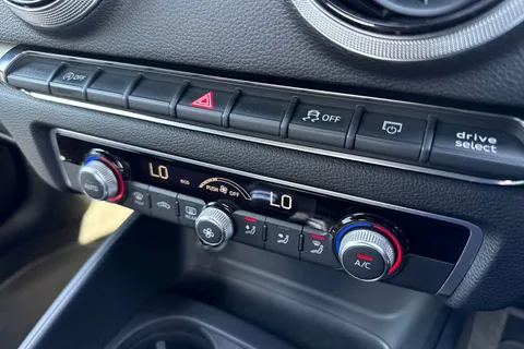 42 of 58 for Audi A3 1.5 TFSI CoD S line S Tronic Euro 6 (s/s) 4dr