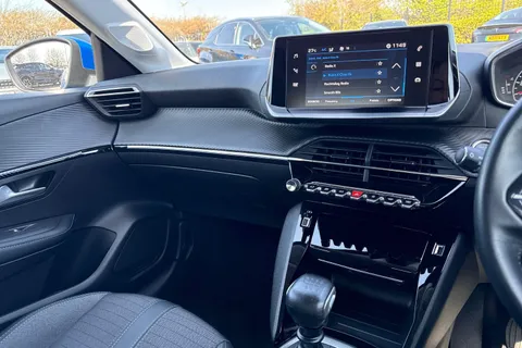 43 of 65 for PEUGEOT 208 1.2 PureTech Allure Euro 6 (s/s) 5dr