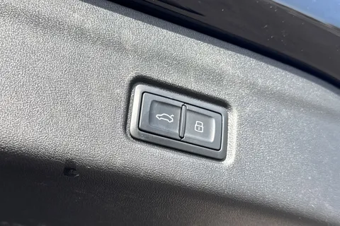 KN25YLB Audi Q6 E-Tron Q6 SUV Edition 1 e-tron quattro 285,00 kW Thumbnail #44