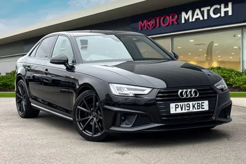 PV19KBE Audi A4 2.0 TFSI 35 Black Edition S Tronic Euro 6 (s/s) 4dr Thumbnail #2