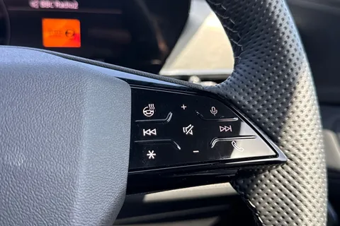 25 of 57 for Audi Q6 E-Tron Q6 SUV S line e-tron 185,00 kW