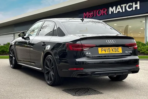 PV19KBE Audi A4 2.0 TFSI 35 Black Edition S Tronic Euro 6 (s/s) 4dr Thumbnail #3