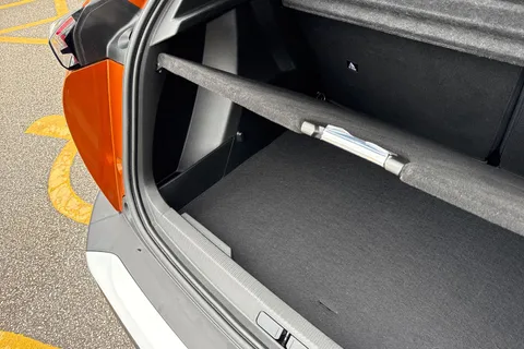 DC22HUZ PEUGEOT 2008 1.2 PureTech GT EAT Euro 6 (s/s) 5dr Thumbnail #32