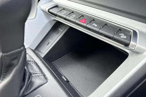 PN72LHA Audi Q3 Sport 35 TDI  150 PS S tronic Thumbnail #46