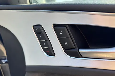 44 of 64 for Audi A6 Saloon 2.0 TDI S line S Tronic quattro Euro 6 (s/s) 4dr