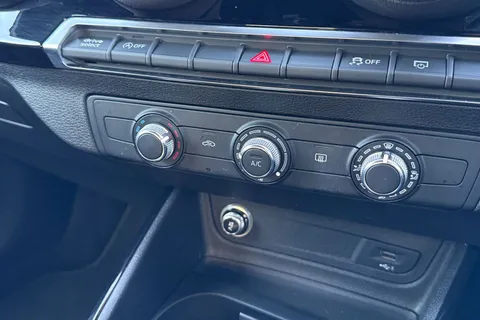 DO69LVG Audi Q2 Black Edition 35 TFSI  150 PS 6-speed Thumbnail #46