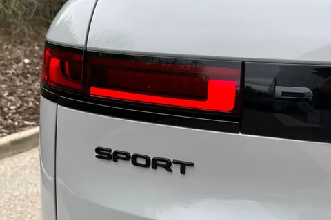 DP25CZE Land Rover Range Rover Sport 3.0 D300 Dynamic SE 5dr Thumbnail #28